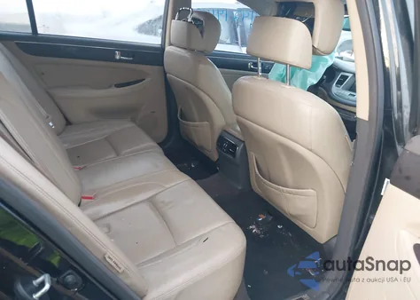 2010 Hyundai Genesis 4.6 z USA, uszkodzony, nr VIN KMHGC4DF3AU109604